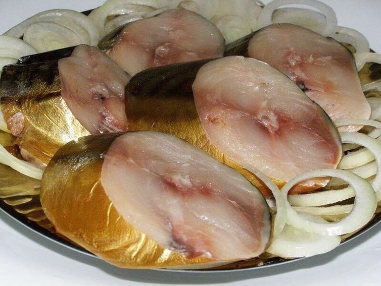 Угощать кого-то скумбрией 