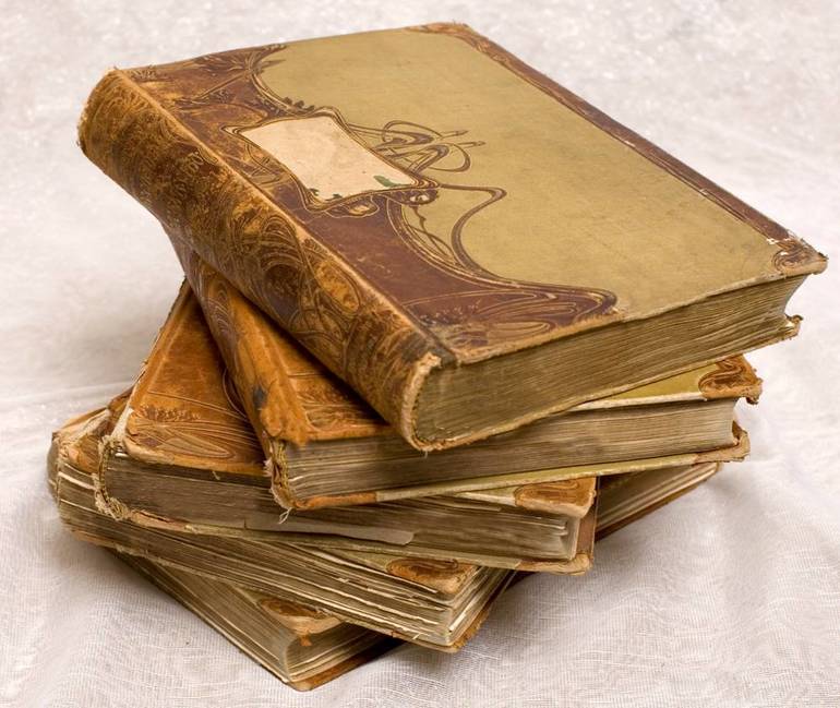 Старинные книги