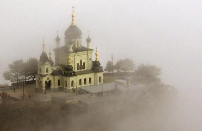 Видеть во сне сотню горящих свечей в церкви