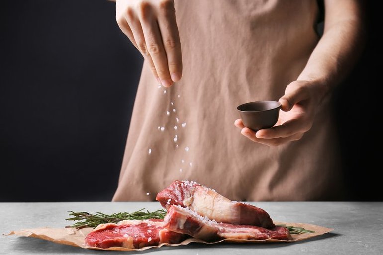Готовить мясо во сне