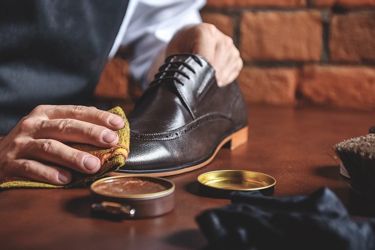 Чистить ботинки 