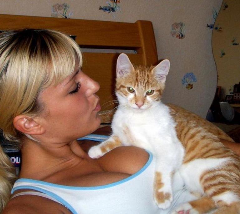 Сон, где довелось кормить грудью котенка