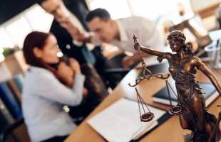 К чему снится суд: трактования по различным сонникам